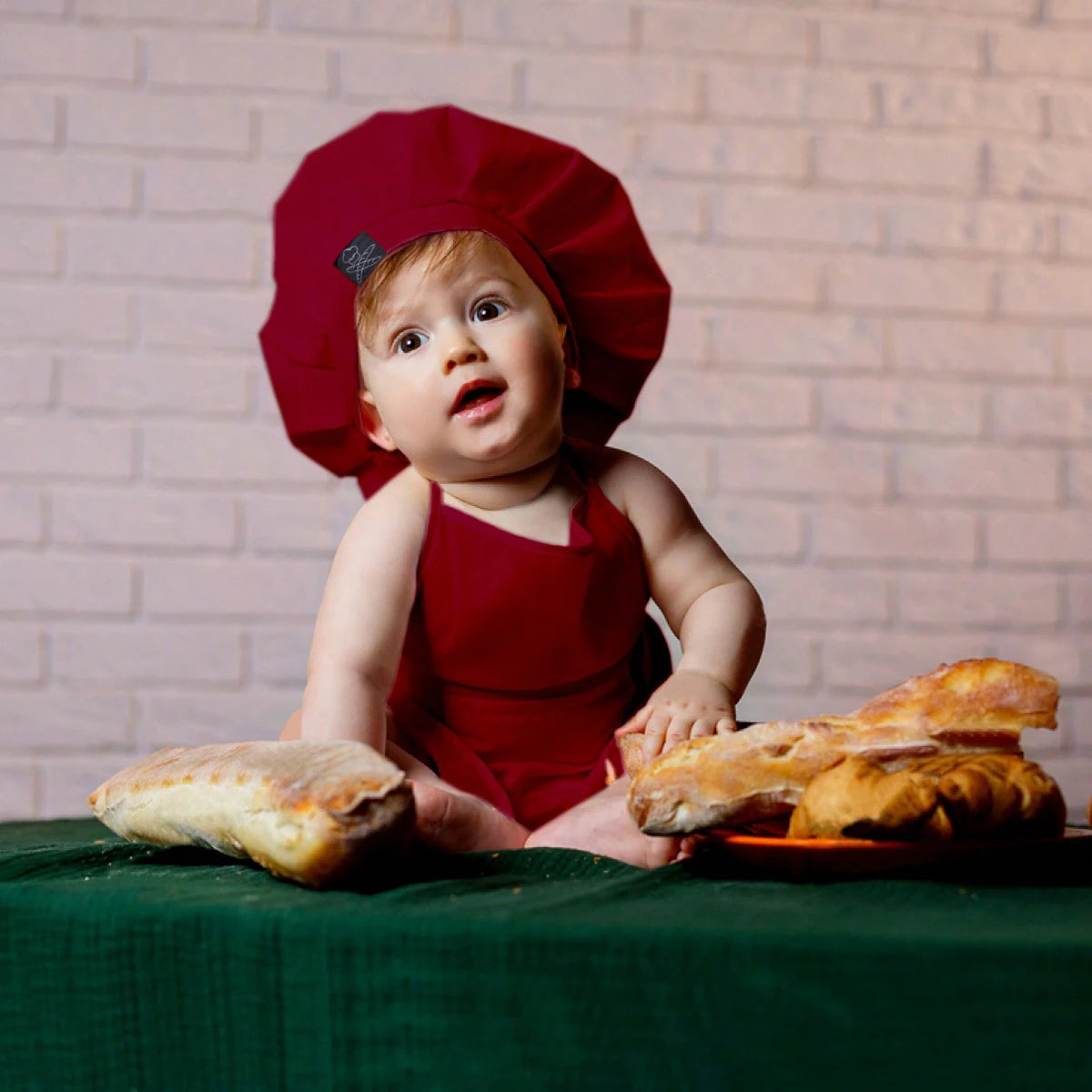 Ylsteed Newborn Chef Set for Photo Shooting Baby Boy Photo Props Bread Print Newborn Picture Idear Infant Photography Outfits